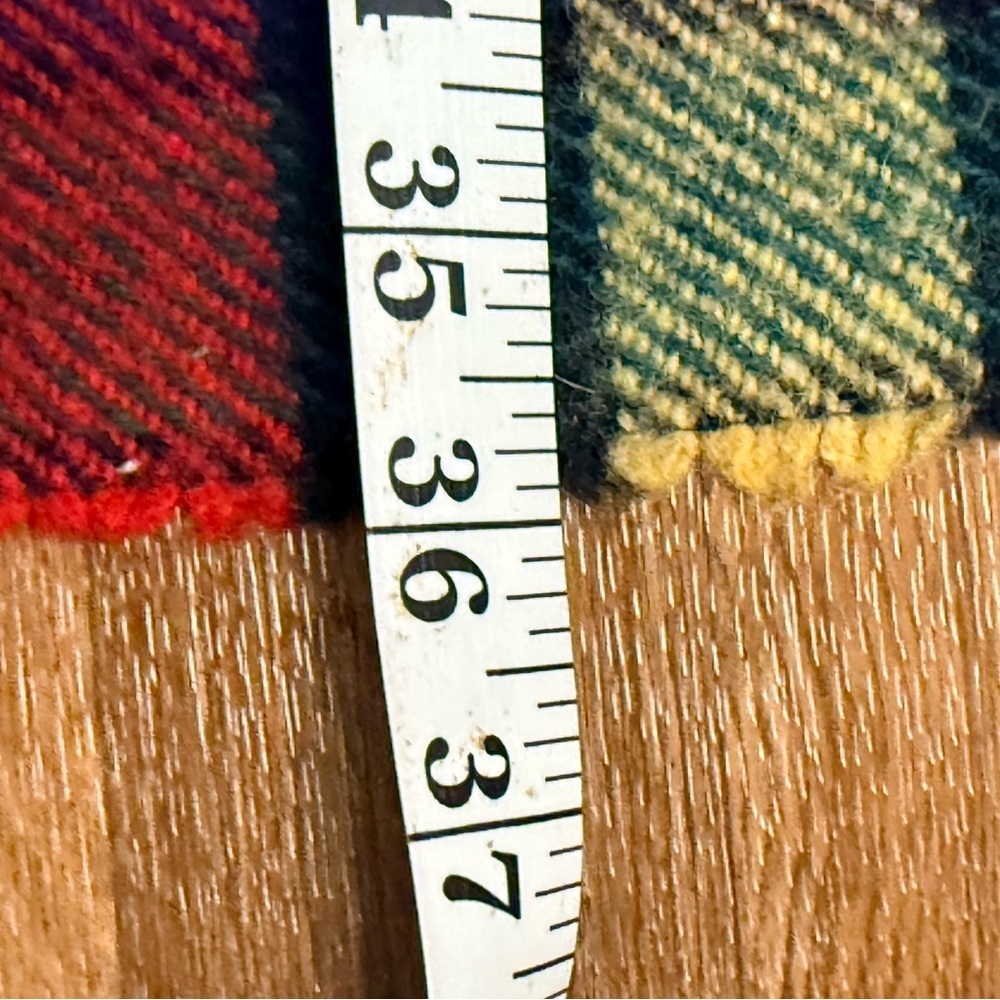 Vintage 70’s Archie Brown and Sons 100% wool tartan plaid blanket scarf 48x36 in - Picture 9 of 9